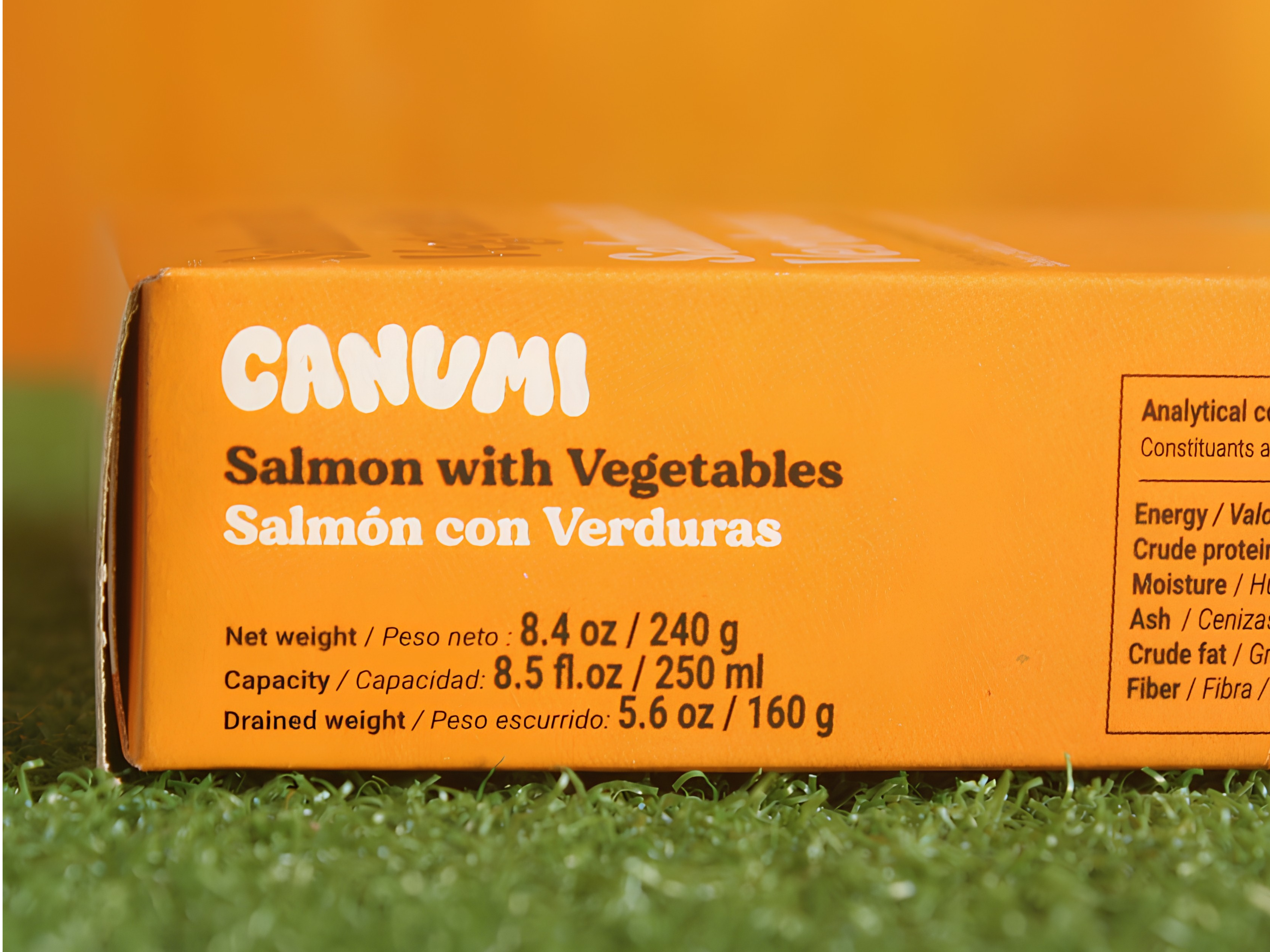 Canumi hermetisert laks med grønnsaker 240 g