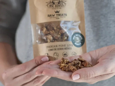 Mr. Bones Raw Treats godbiter av iberisk gris 45 g - Hundepappa